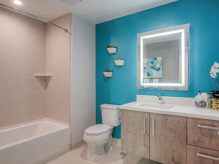Lighted Vanity Mirrors