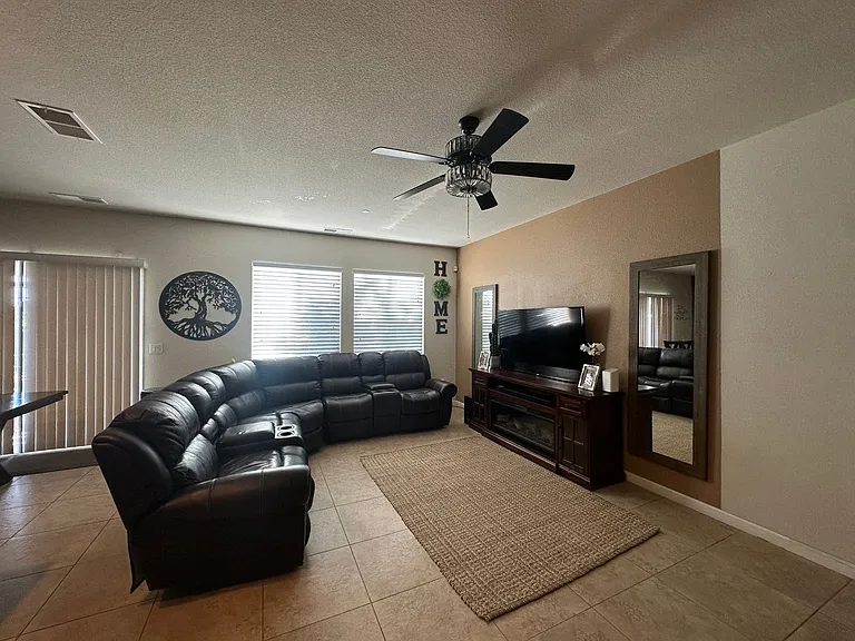 1453 Rosy Dawn Ln — Photo 4