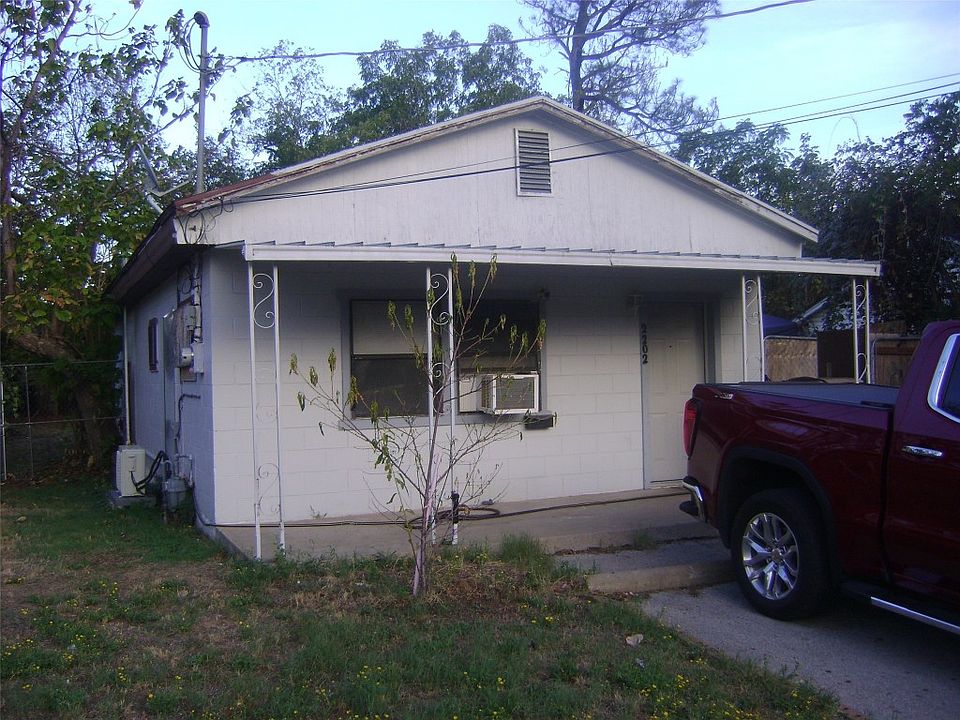 1st image of 2202 Harris Ln