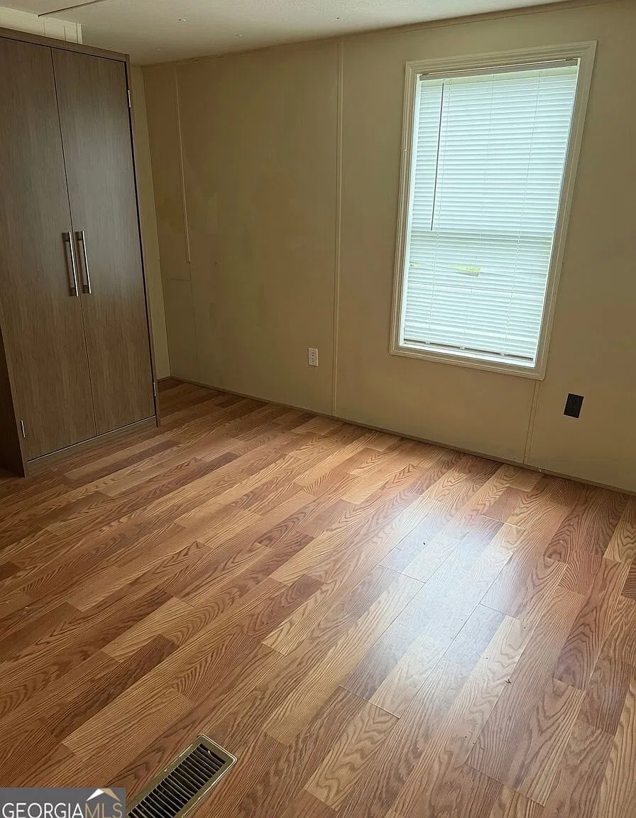 3 bed, 1.5 bath, 1200 sqft, $750 — Photo 4