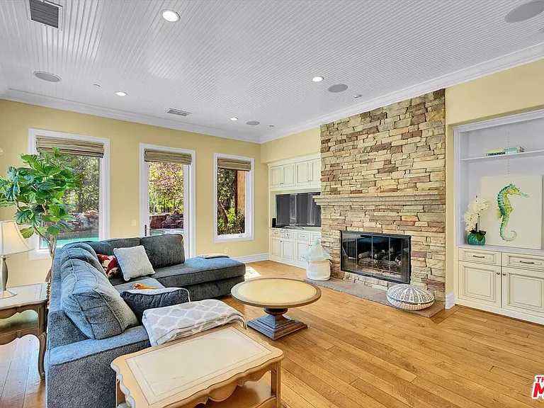 29734 Mulholland Hwy — Photo 11