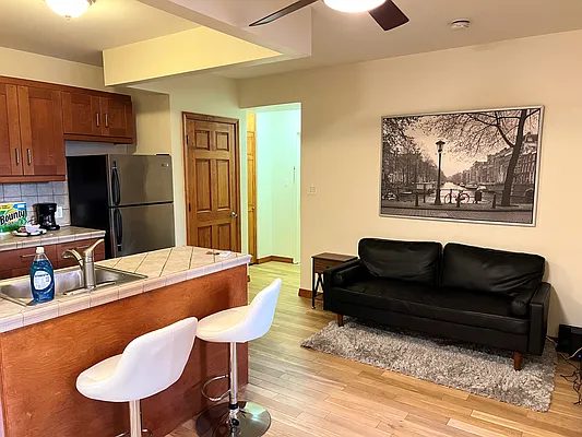 Rented by OvCo Realty | media 4