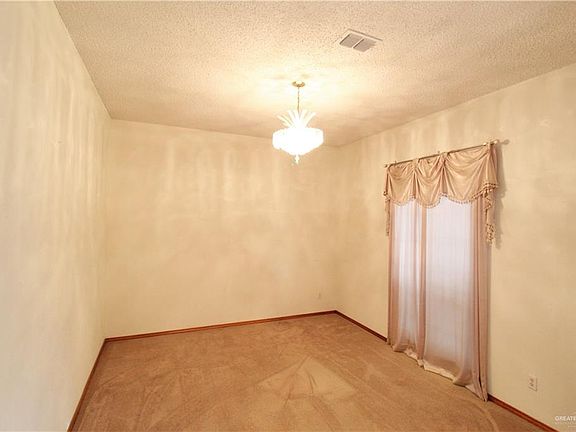 5th image of 109 E Xenops Ave