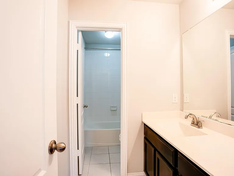 8049 Arezzo Dr — Photo 23