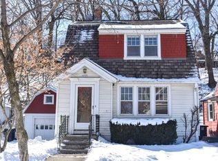 6629 Hillside Ln, Wauwatosa, WI 53213