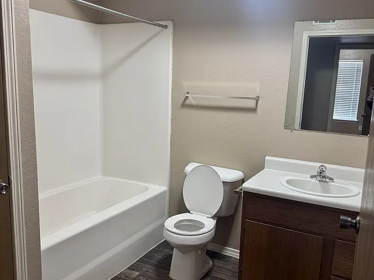Crown Ridge Apartments — Photo 14