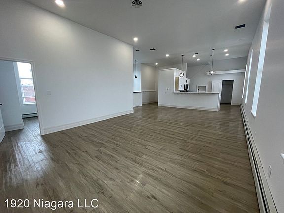 4th image of 1920 Niagara St #11806577