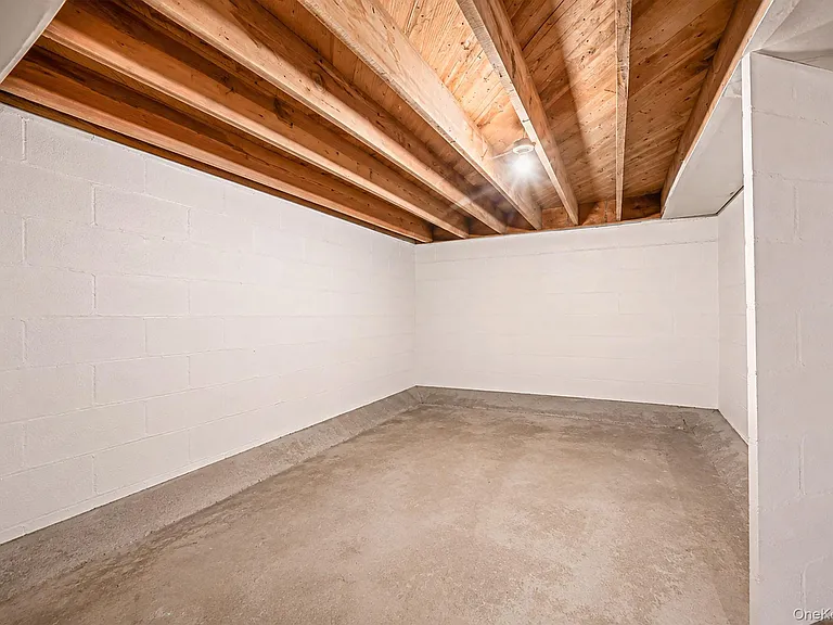 1394 Main Rd — Photo 24