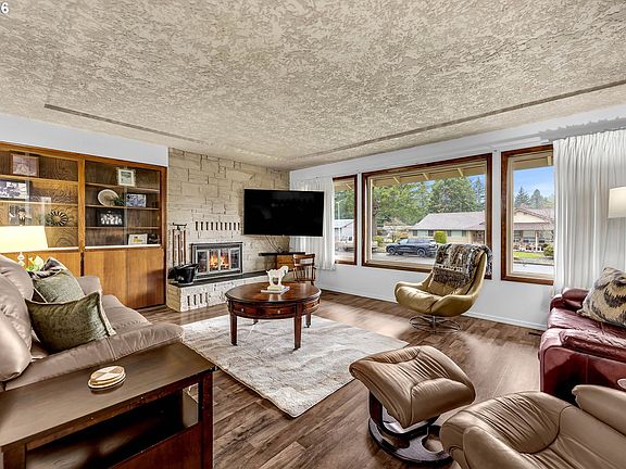 3rd image of 4304 McCallister Pl