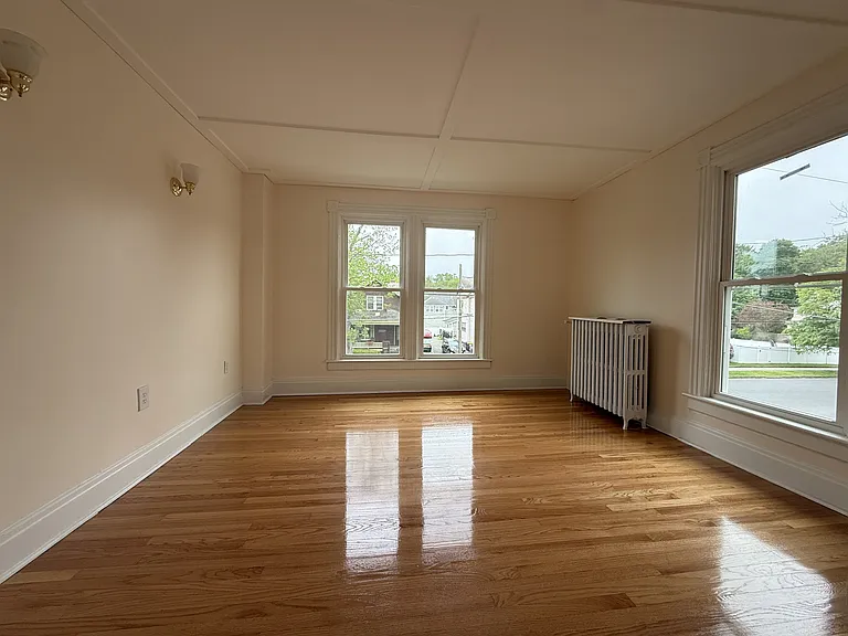 604 Park Ave — Photo 11