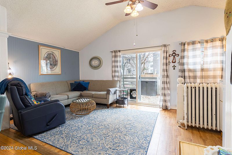 5th image of 414 Park Avenue