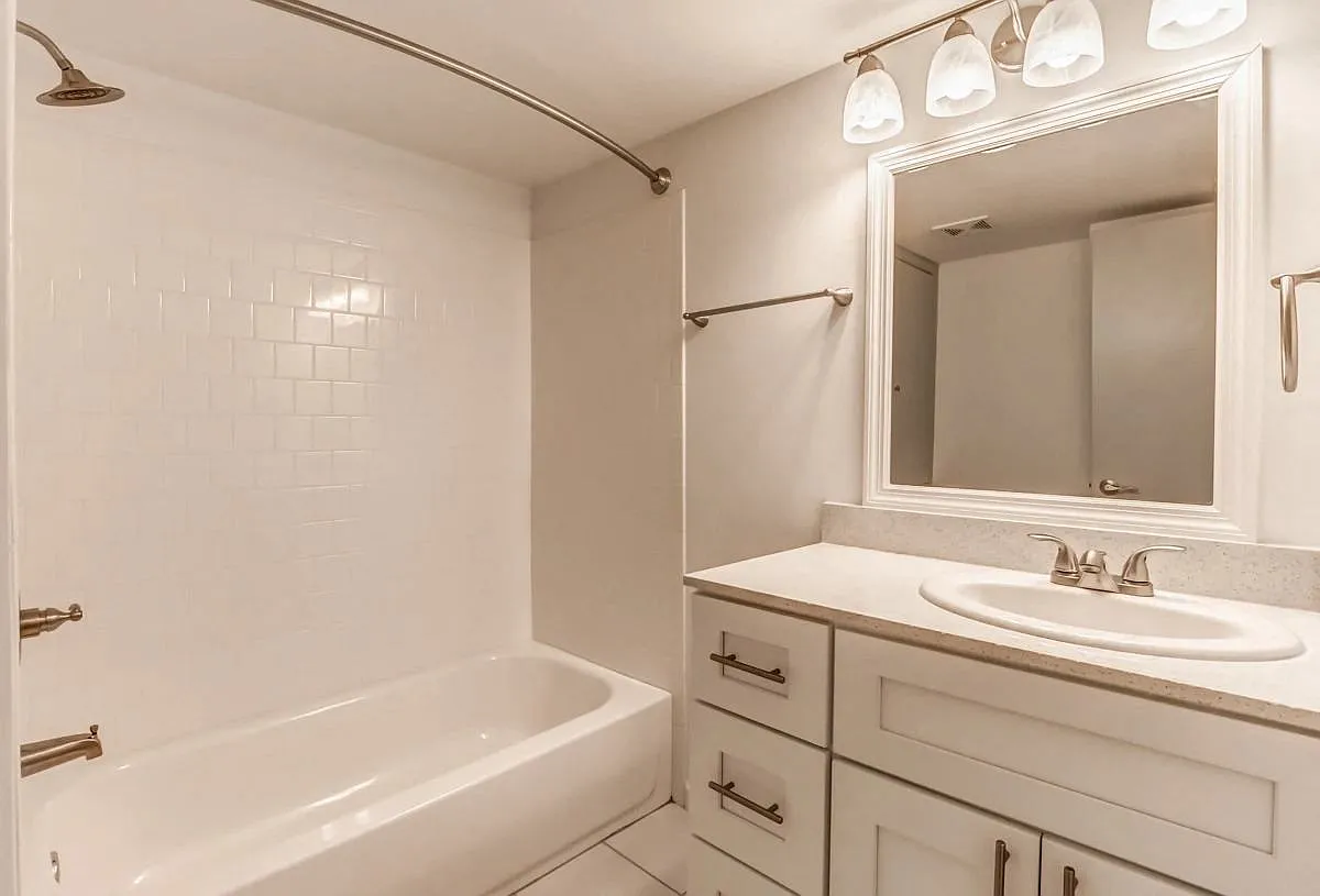 The V Apartments — photo 12