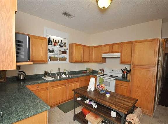 4th image of 103-05 Metairie Ct