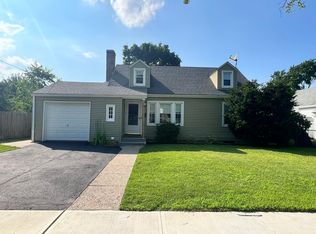 12 Bessemer St, Springfield, MA 01104