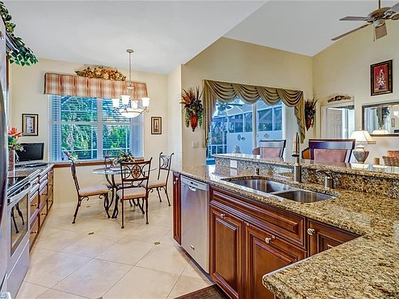 4th image of 831 Grafton Ct