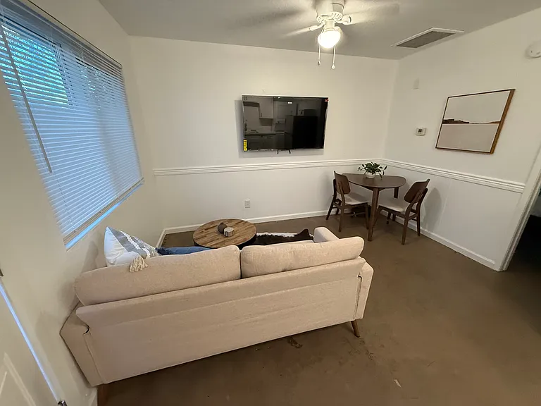 1421 E Roosevelt St #4 — Photo 7