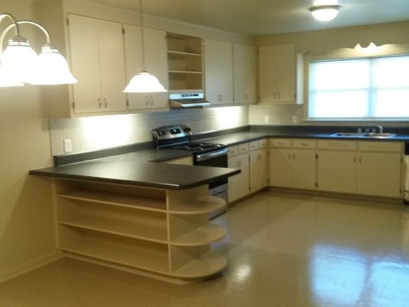 Large kitchen/dining