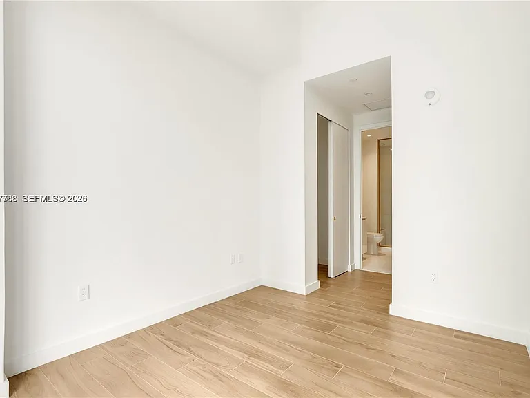 2655 S Bayshore Dr #403 — Photo 8