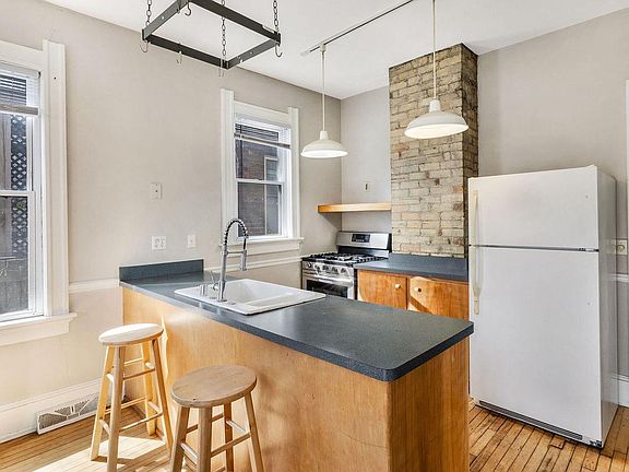 2nd image of 1566 N Warren AVENUE #1568