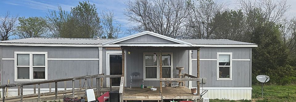 2nd image of 3987 Walker Rd