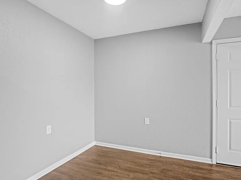 Callaway Villa Apartments — Photo 10