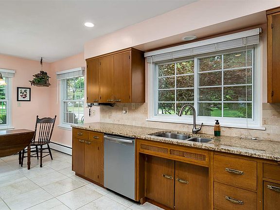 5th image of 3015 Greenwood Ave