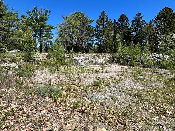 3rd image of 3 Cemetery Road