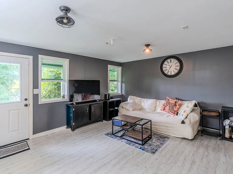 3665 Tantalus Dr — Photo 8