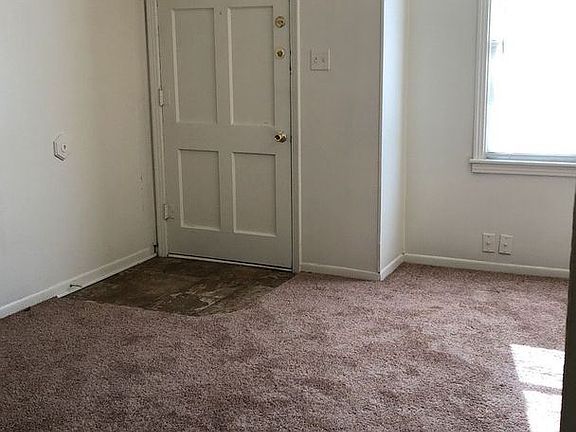 5th image of 910 Morris Dr