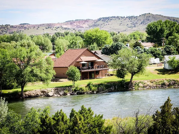 660 River Dr, Guernsey, WY 82214