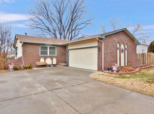 201 N James Ave, Haysville, KS 67060