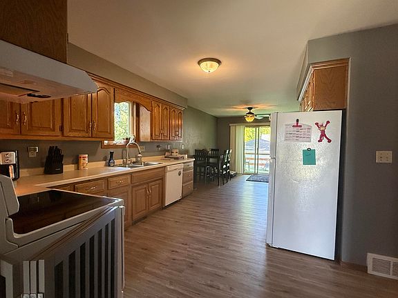 5th image of 1541 Cass St