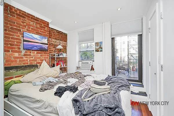 Rented by Keller Williams NYC | media 17