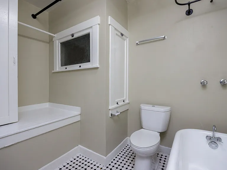 The Gatsby Apartments — Photo 15