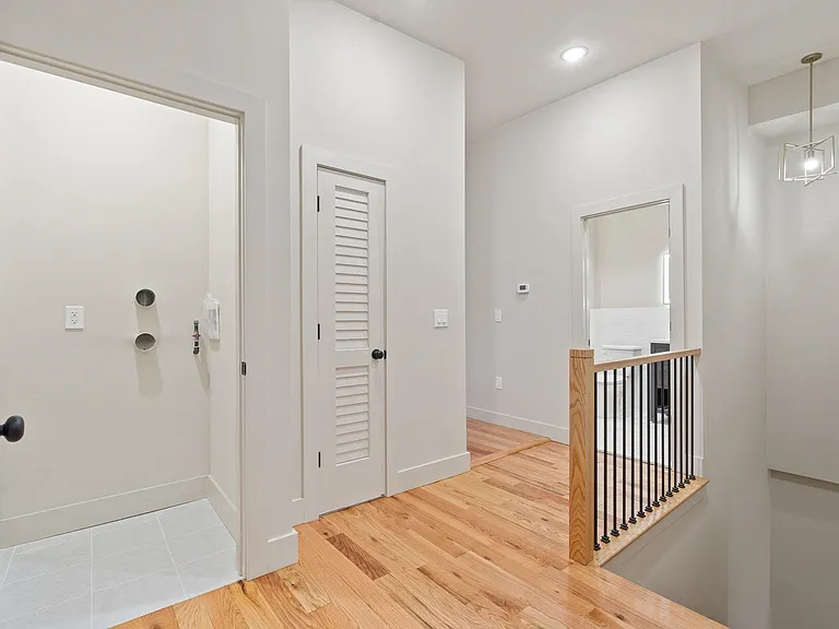 150 W Side Ave #2 — Photo 10