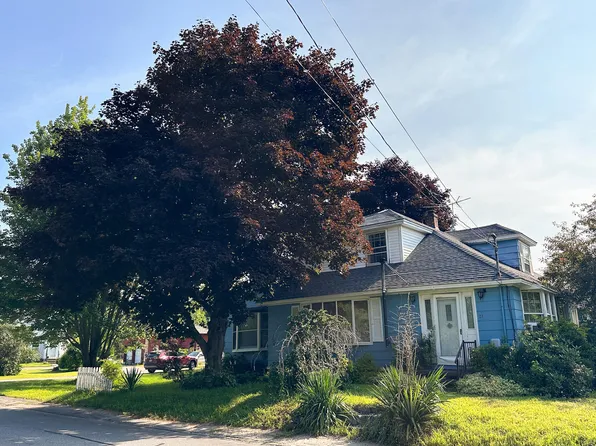 27 Old County Road North, Enfield, ME 04493