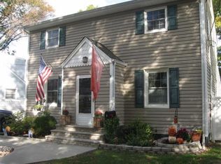 8 Hayes Ct, North Brunswick, NJ 08902