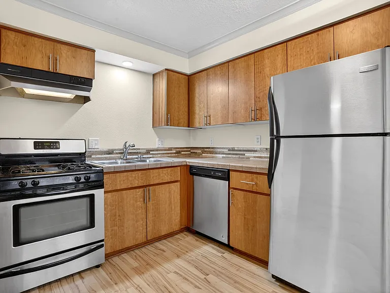 8950 N Kellogg St #15 — Photo 16