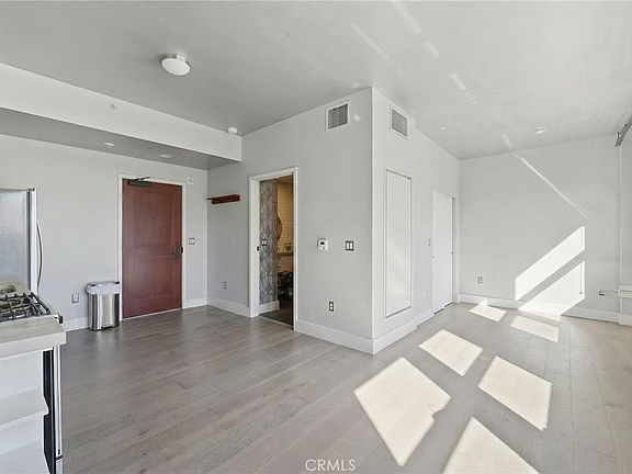 2nd image of 460 S Spring St APT 804
