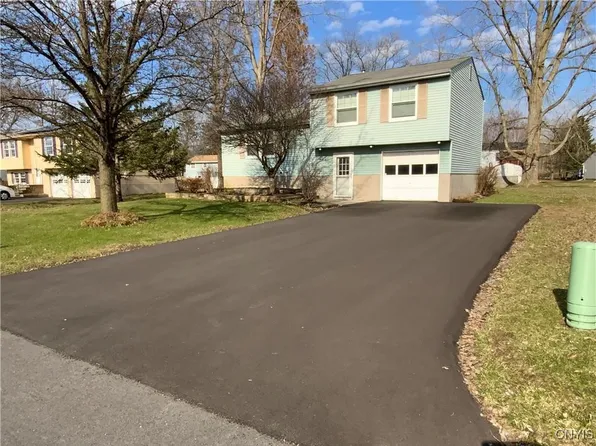 8074 Crockett Dr, Cicero, NY 13039