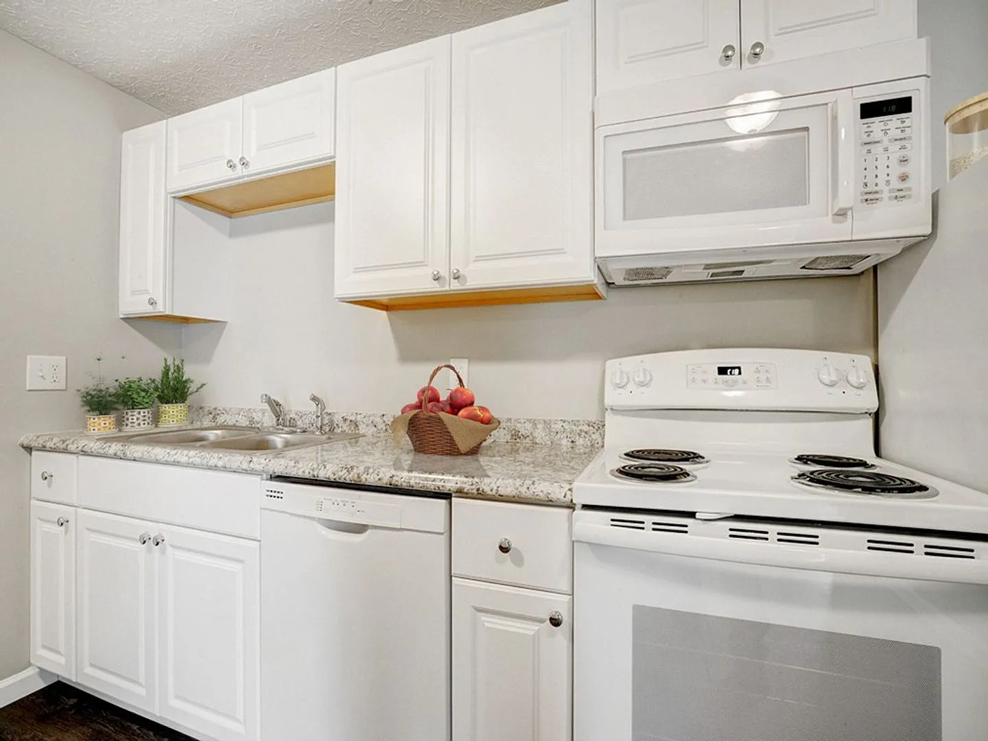 Autumn Hills Apartments — Photo 4
