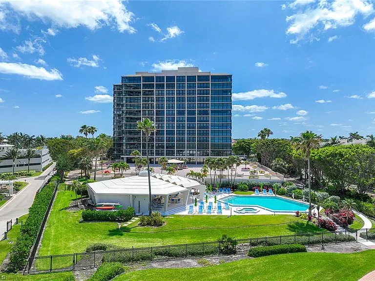 4031 Gulf Shore Blvd N #55 — Photo 47