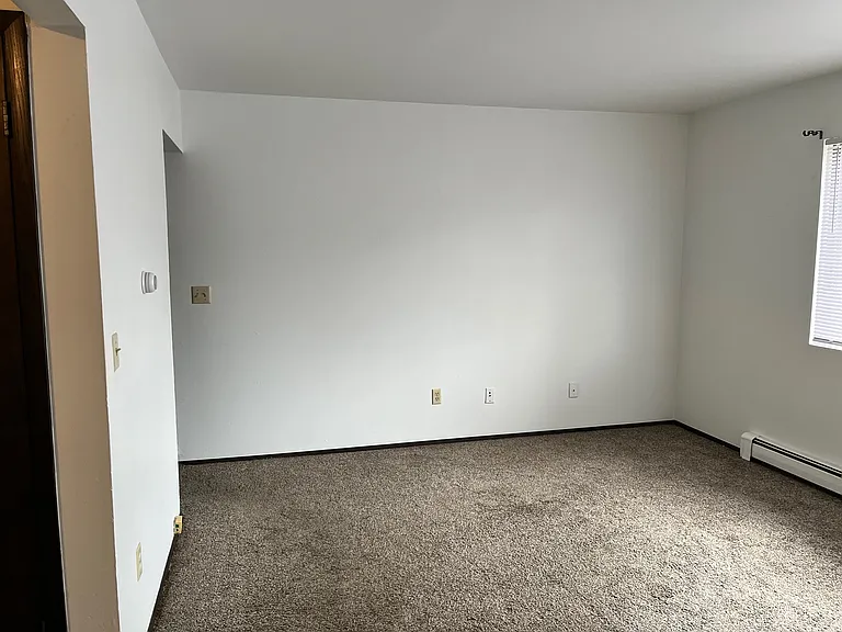 630 E Lincoln Ave — Photo 5