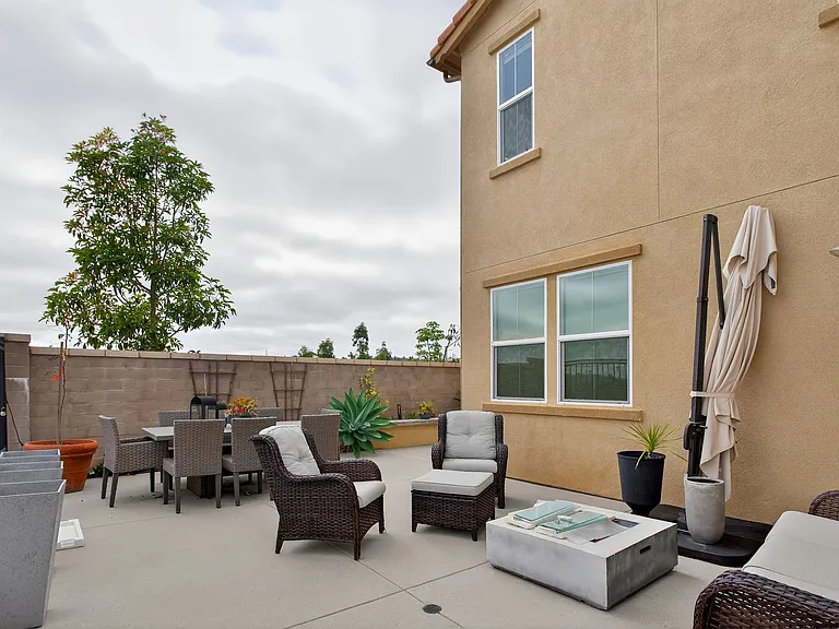 1733 Artemisia Ct — Photo 34