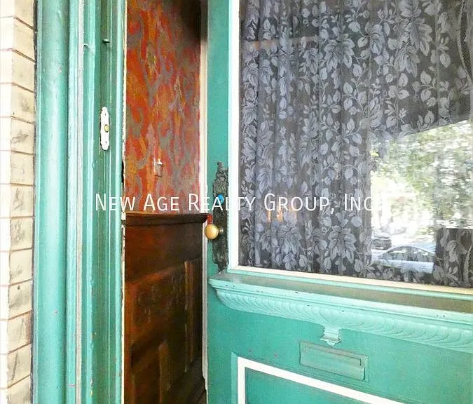 4238 Pine St — Photo 3