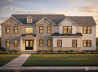 5 Winthrop Ct, East Brunswick, NJ 08816