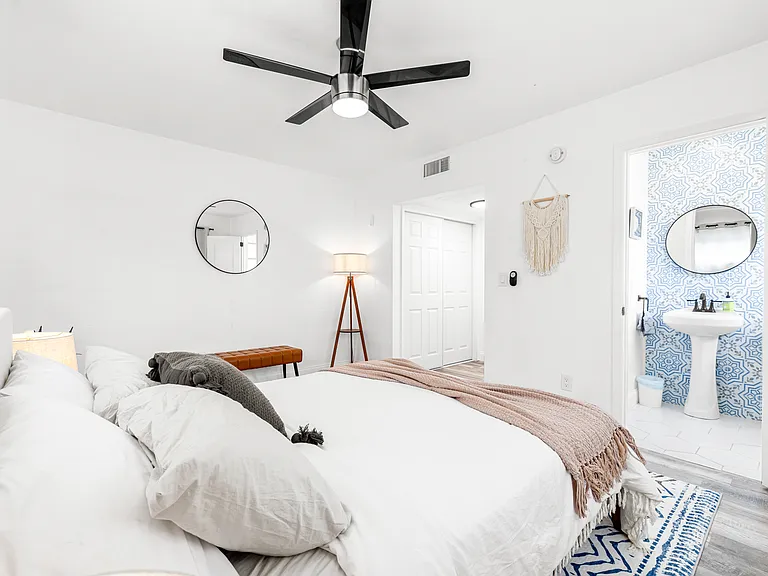 1271 Woodlawn St — Photo 16