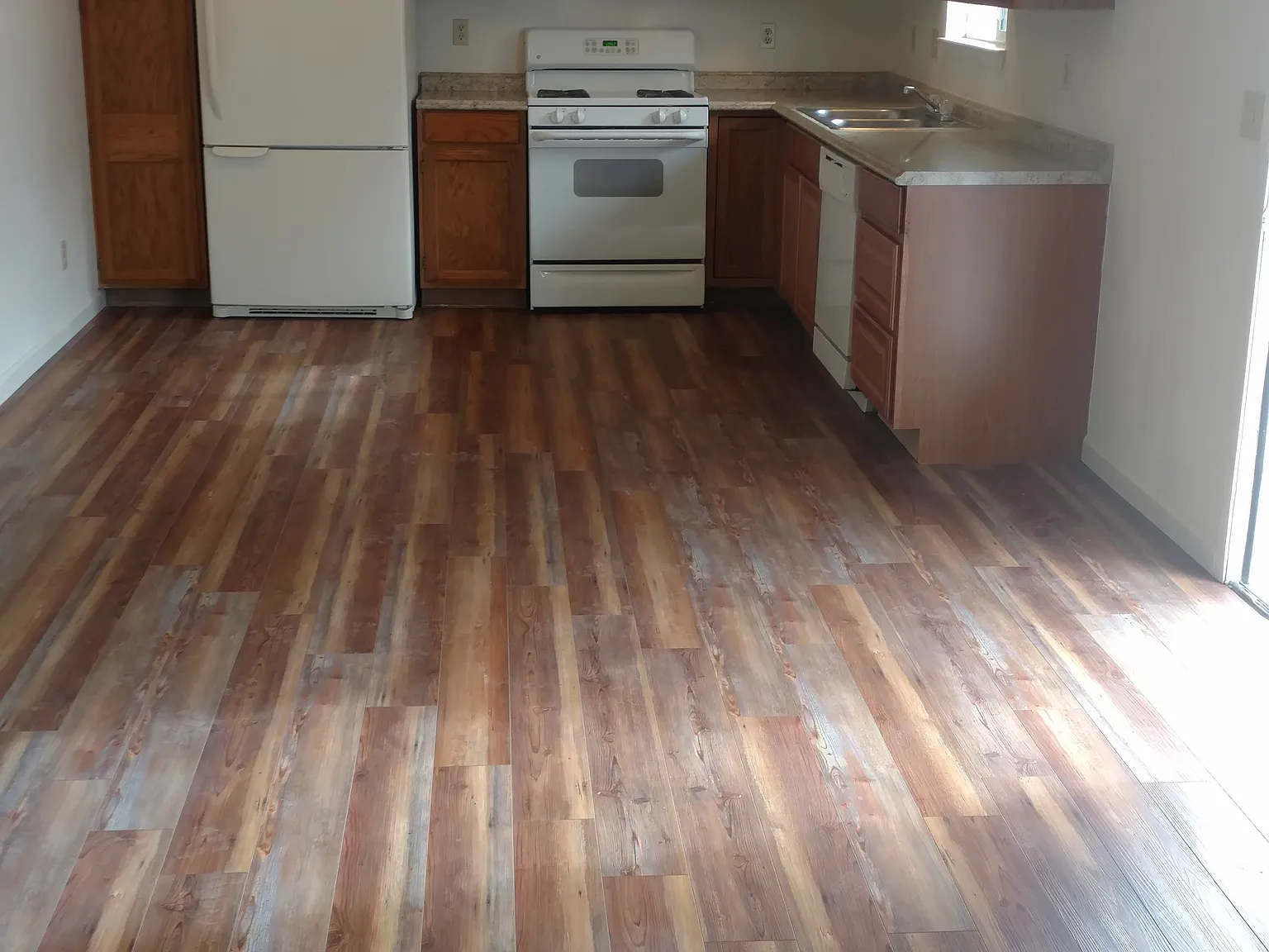 2 bed, 950 sqft, $825 — Photo 4