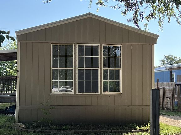 2nd image of 40 Willowbrook Ct