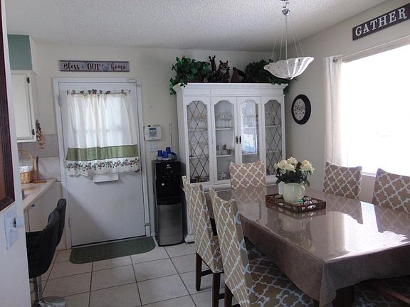 4th image of 550 S Abrego Dr